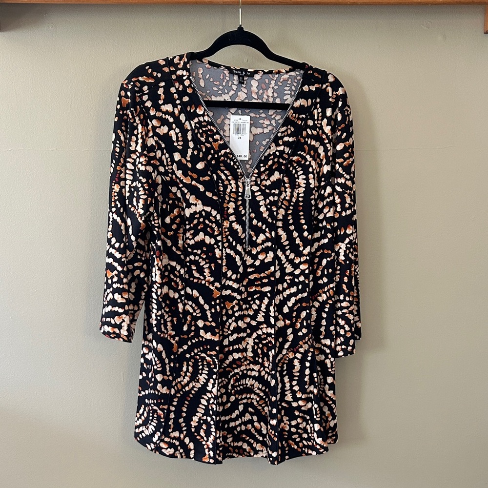 Sami & Jo Plus 2X Black Tunic with Beige and Cream Spot Print